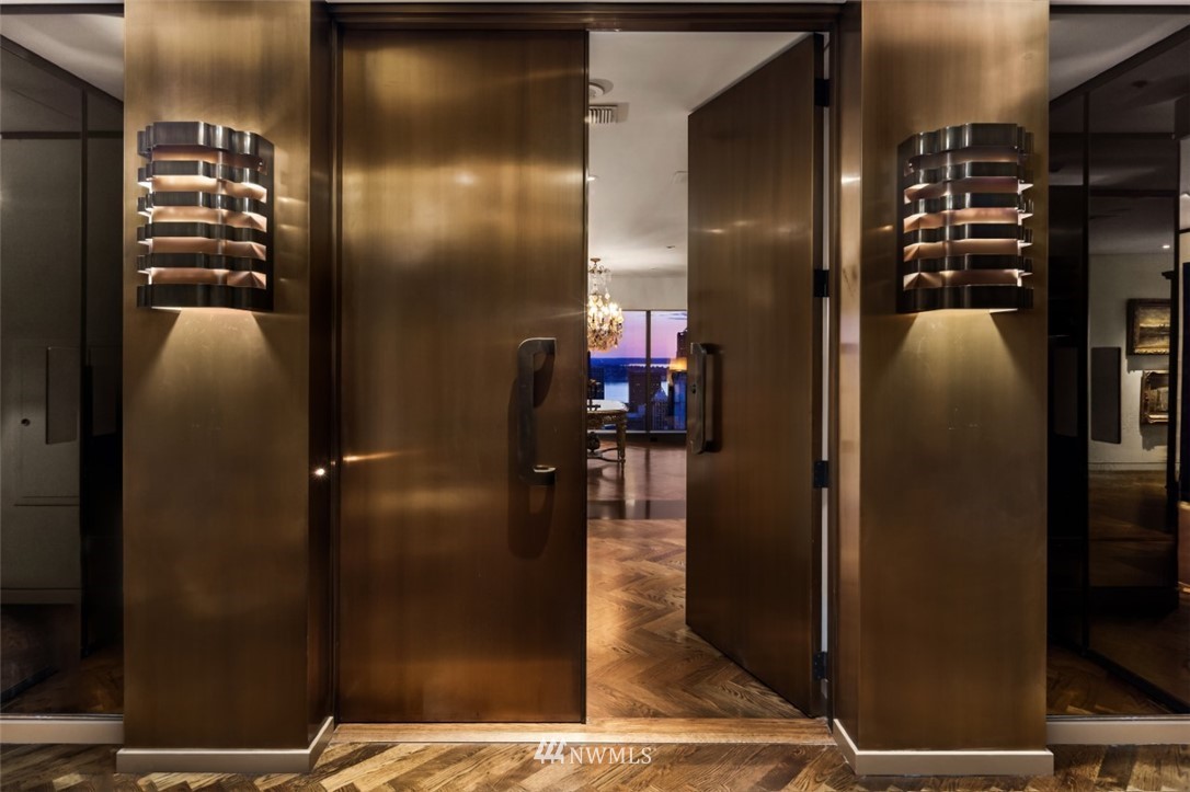 1301 Spring Street #ph32,Seattle, WA 98104