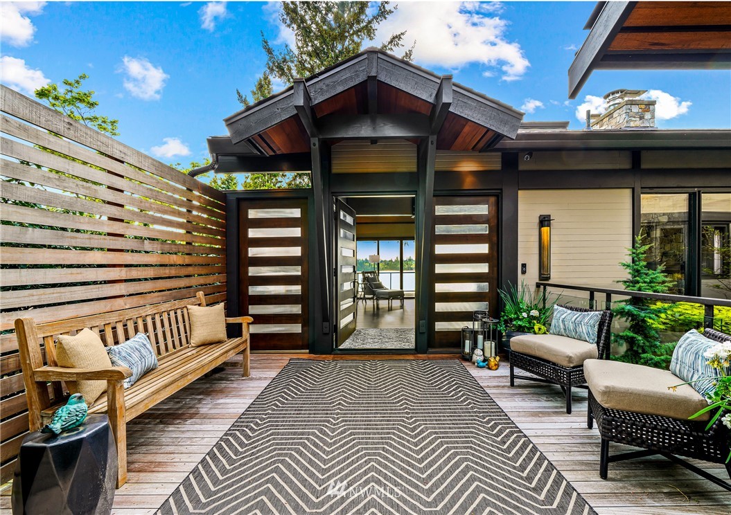2401 Killarney Way SE,Bellevue, WA 98004